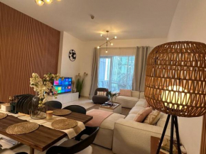 Cozy 2BHK with Marina Views